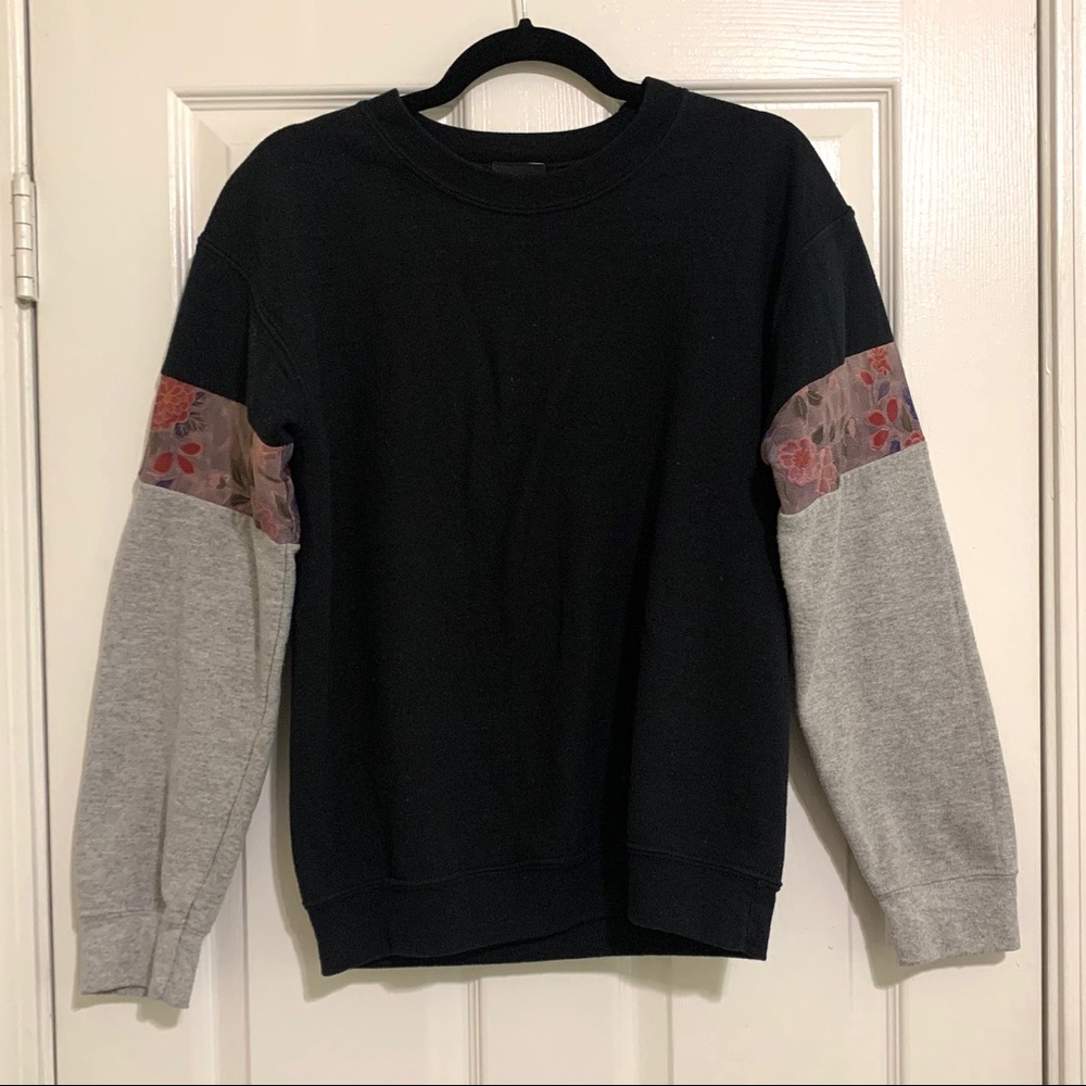 Black & Grey Detailed Sweatshirt